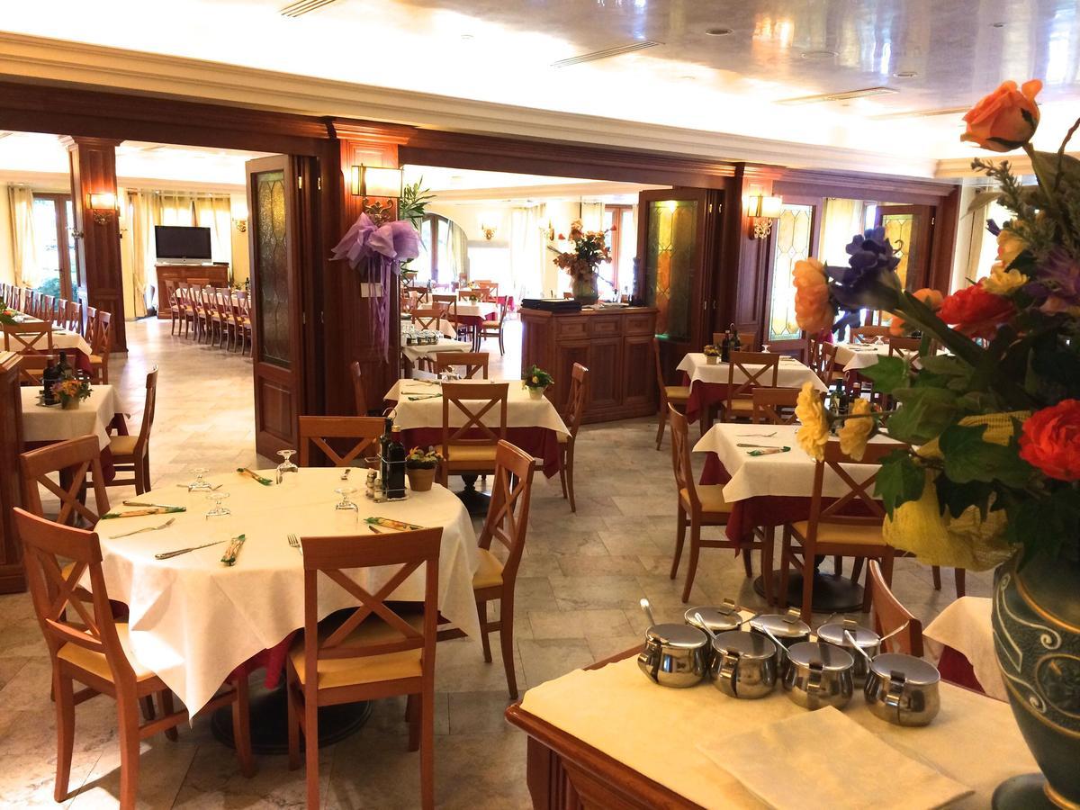 Albergo Ristorante Pizzeria Da Michele Venzone Ngoại thất bức ảnh