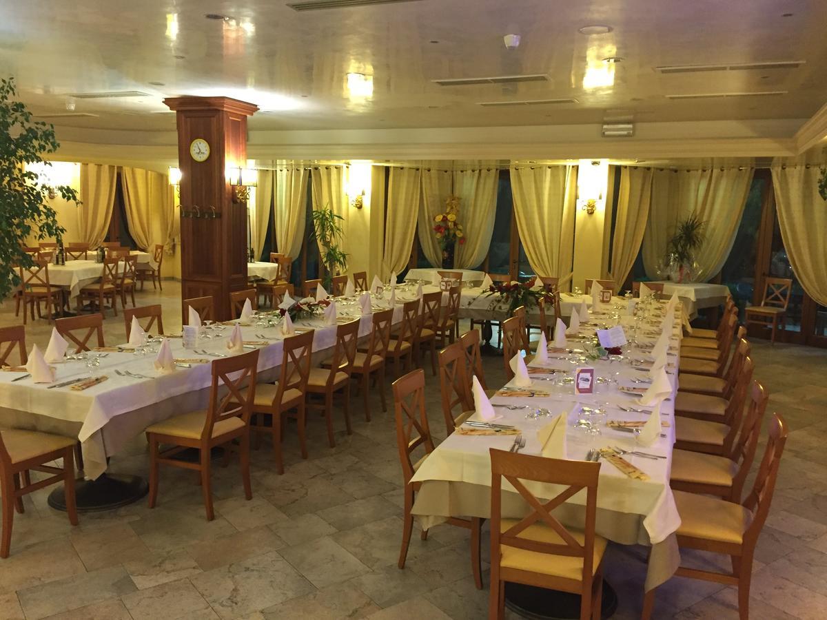 Albergo Ristorante Pizzeria Da Michele Venzone Ngoại thất bức ảnh